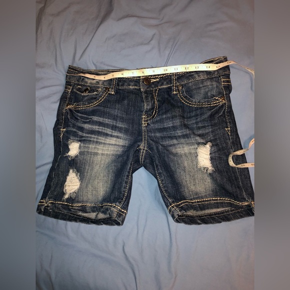 1st Kiss Bermuda style shorts EUC Looks like size 9 but look at tag/pictures - Picture 7 of 16